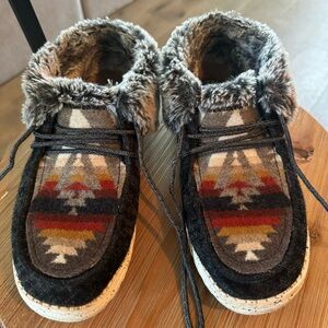 Women’s Custom Pendleton Hey Dude Size 9
